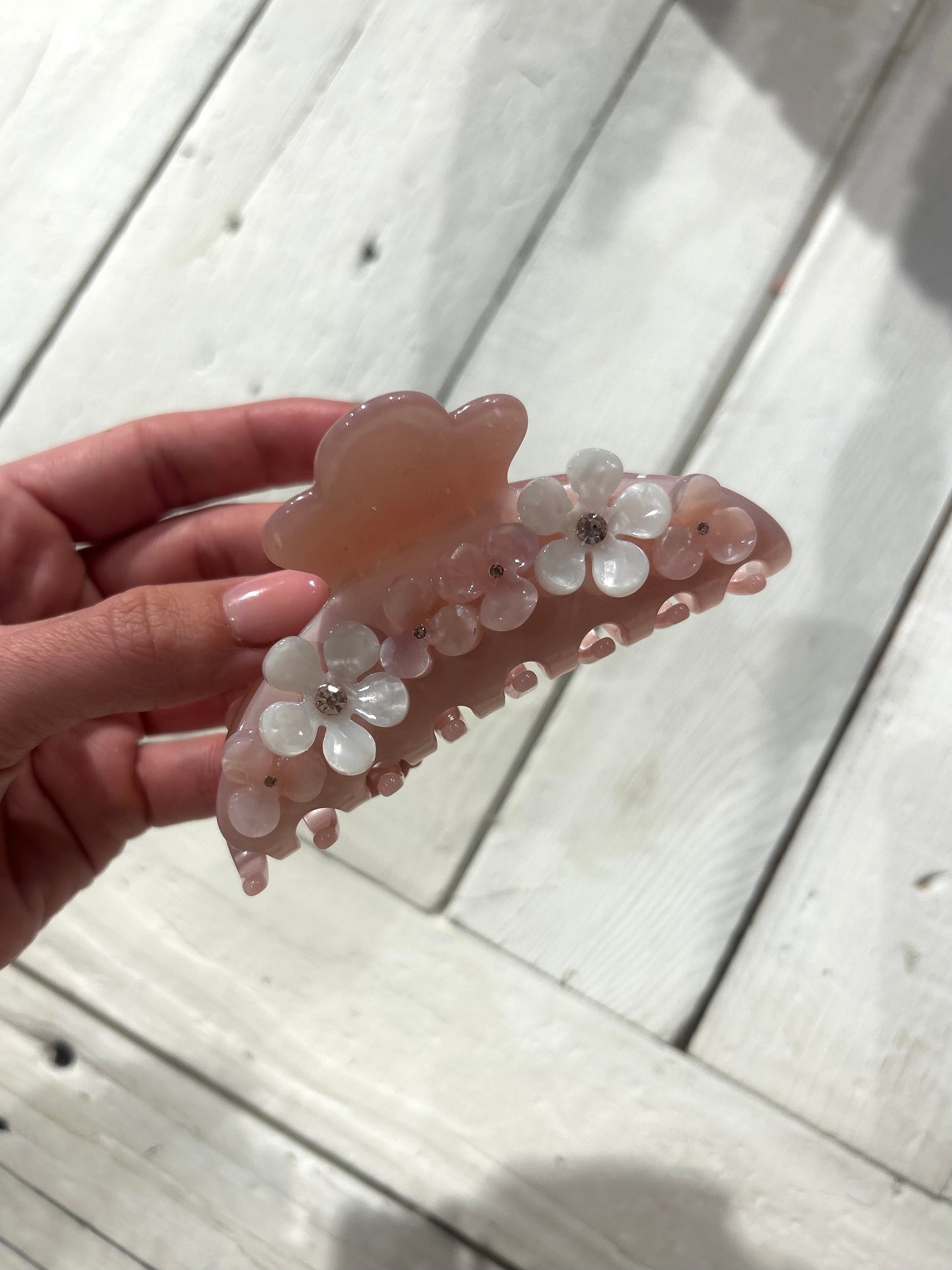 Hairclip met bloemen baby roos medium