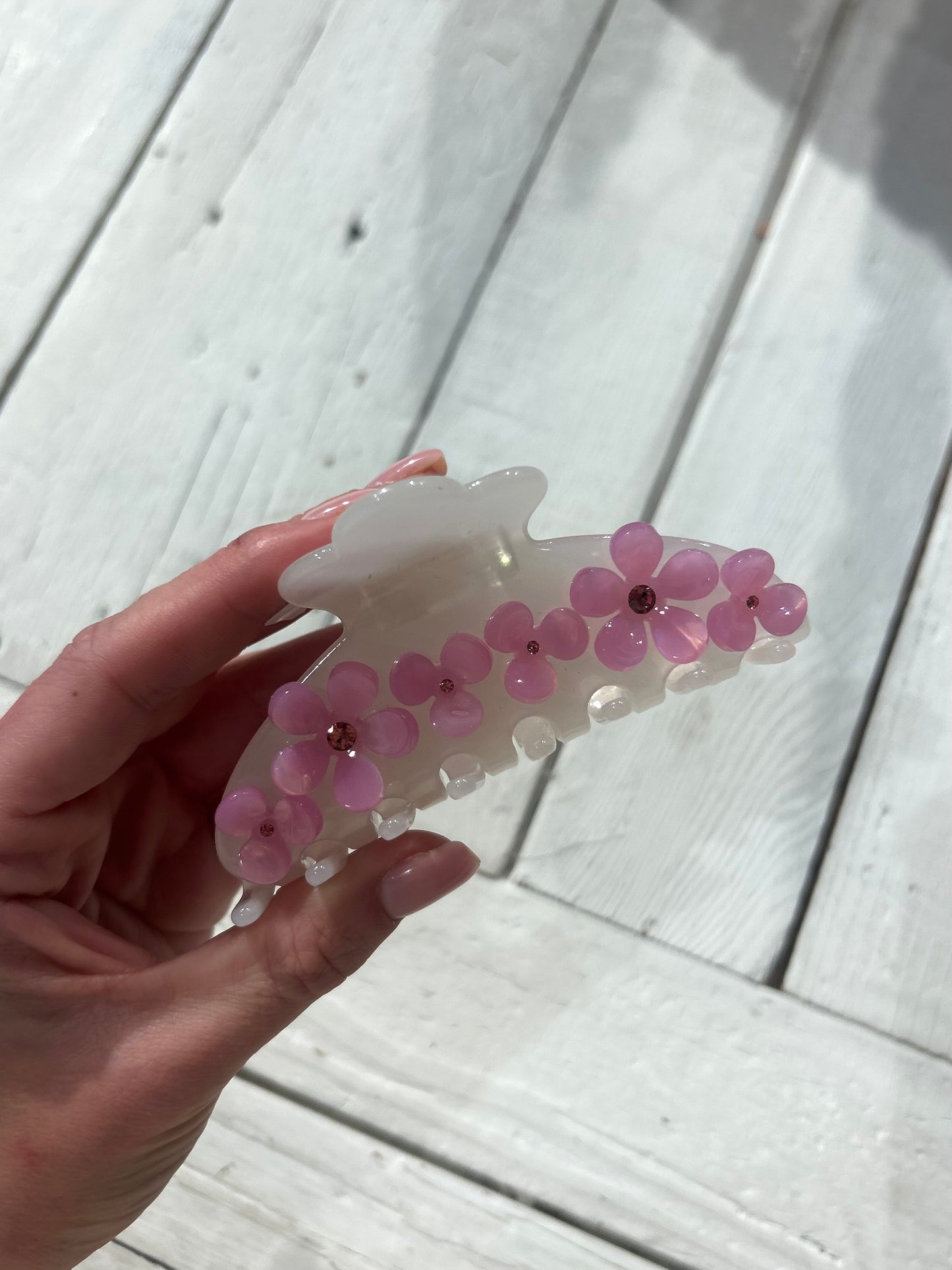 Hairclip met bloemen wit medium