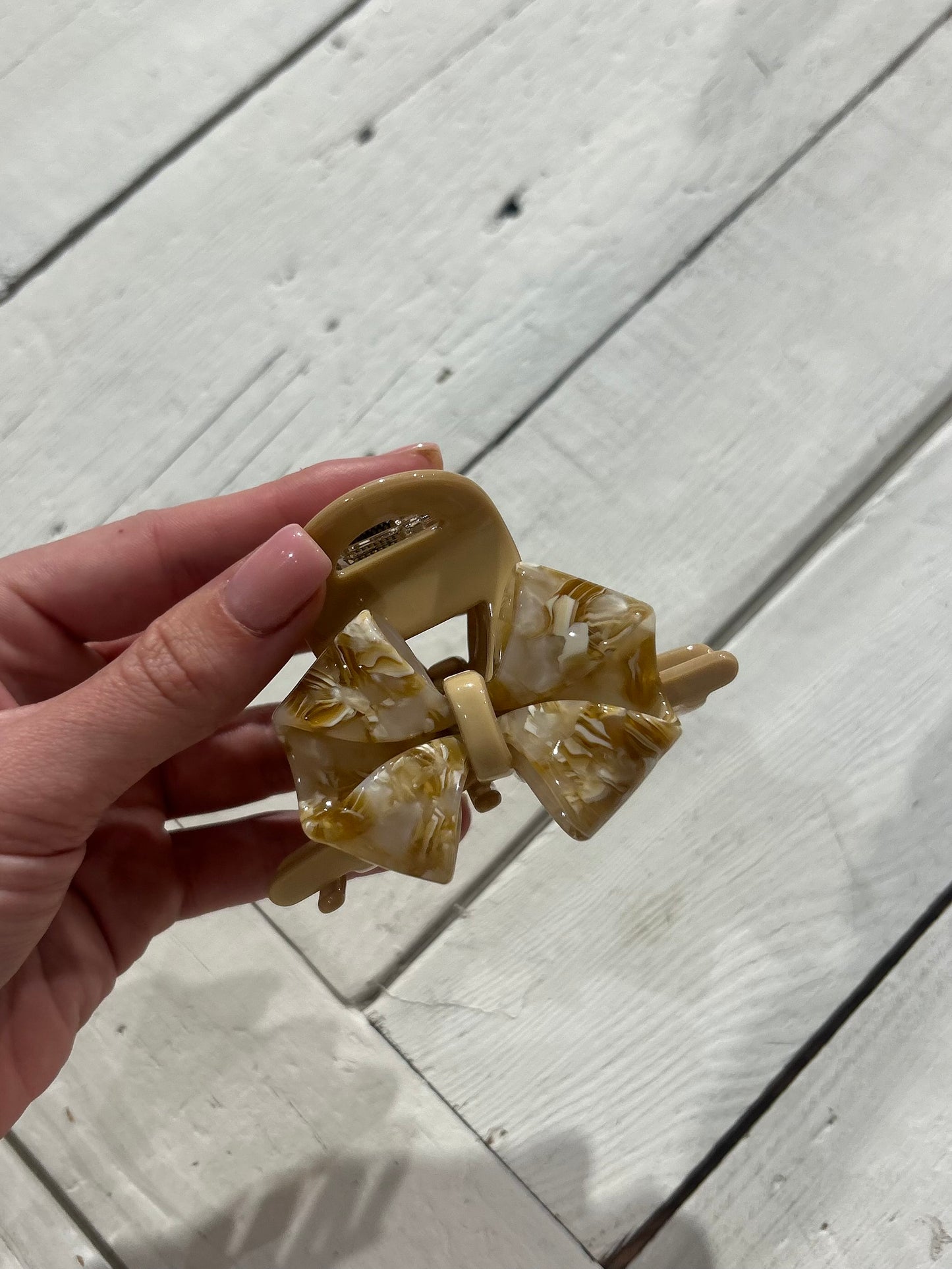 Bow hairclip beige small