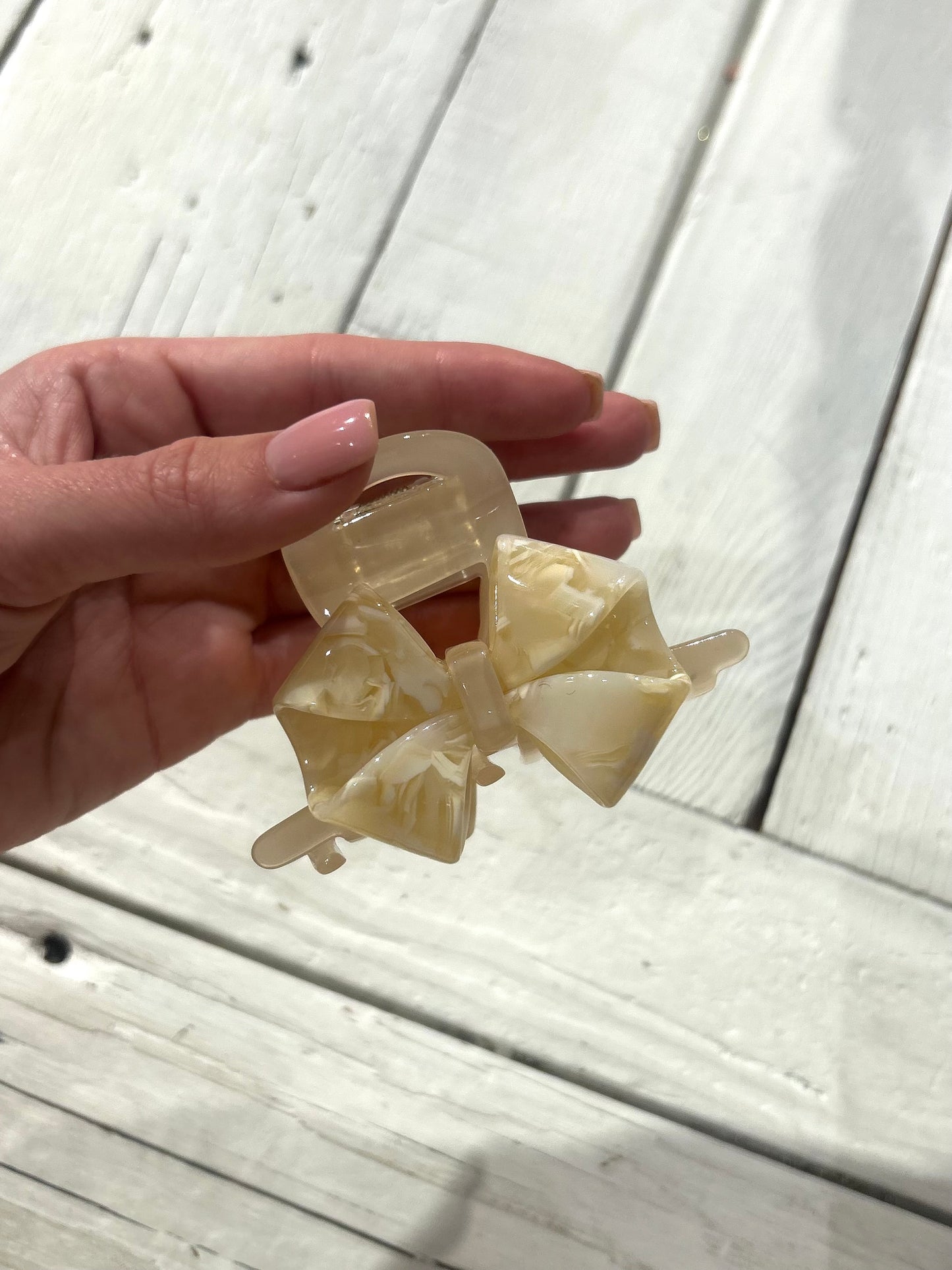 Bow hairclip ecru small