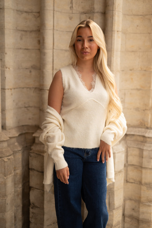 Knitted top met kant