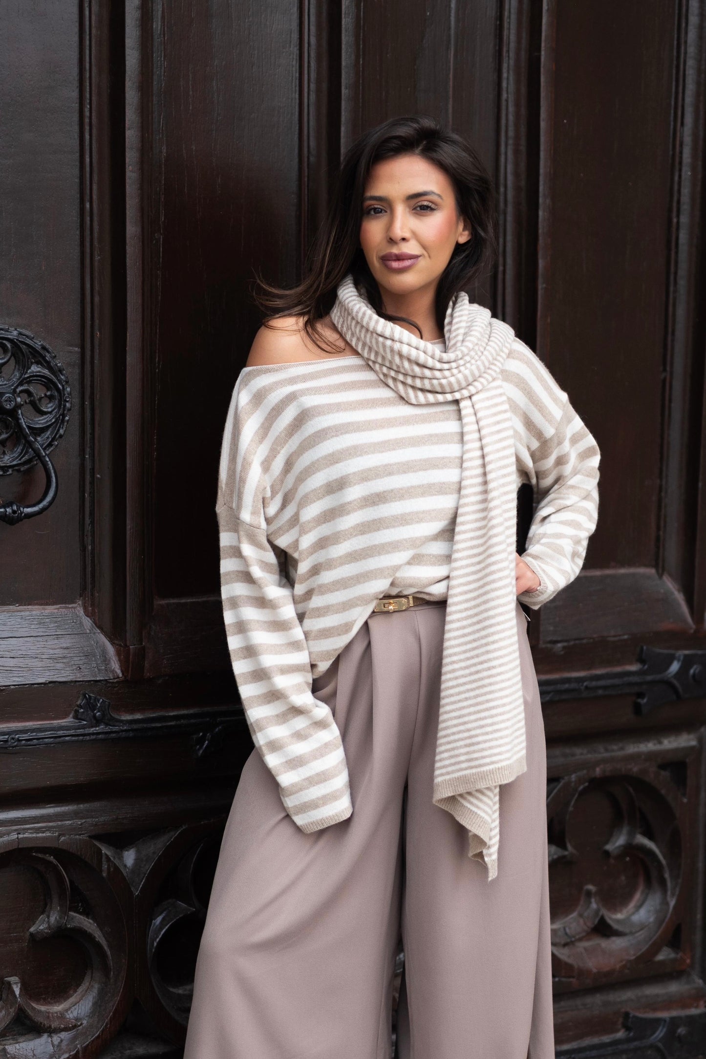 Gestreepte sjaal beige