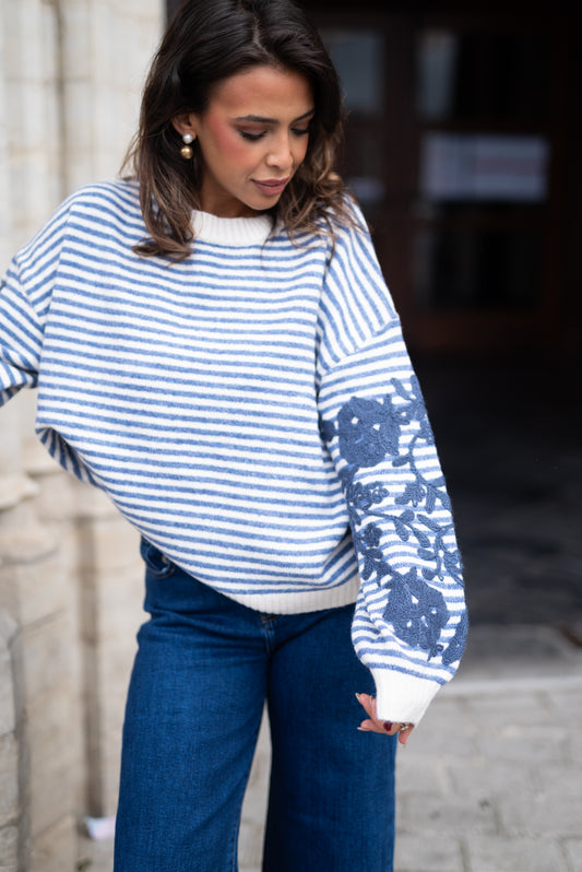 Striped flower pull