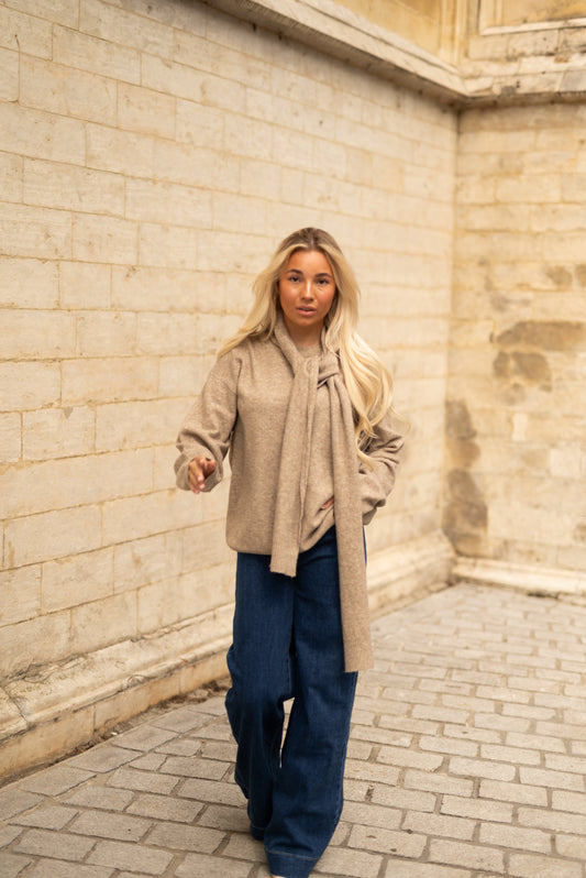 Huda sweater