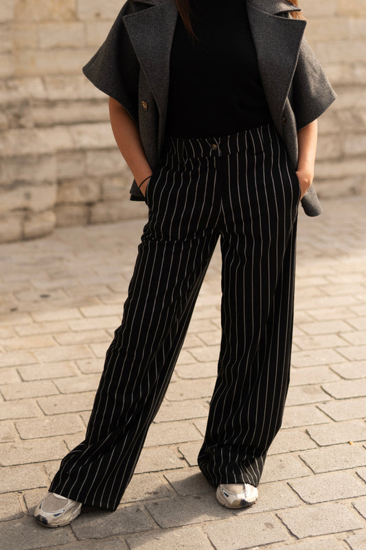 Zwarte pantalon met streep