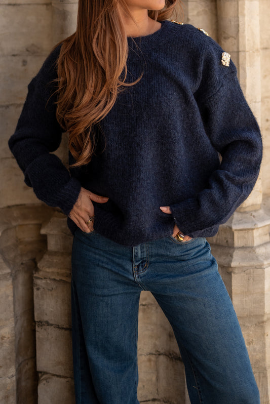 Navy pull goude details
