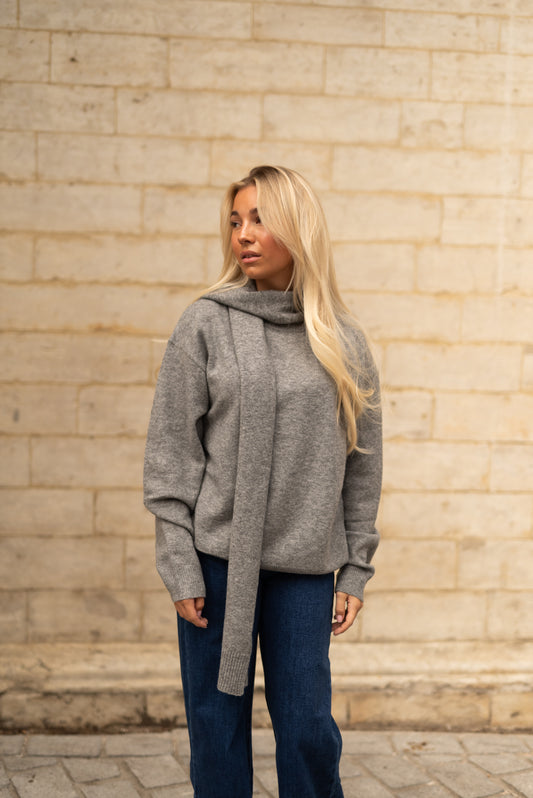 Huda sweater