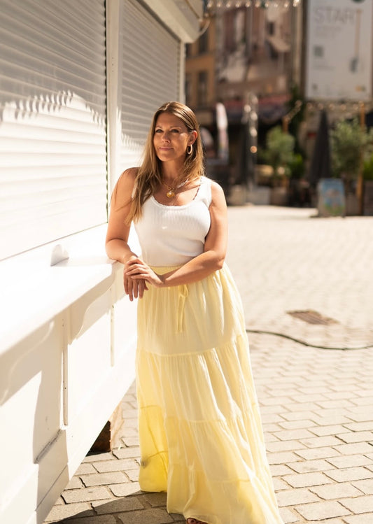 Long yellow skirt